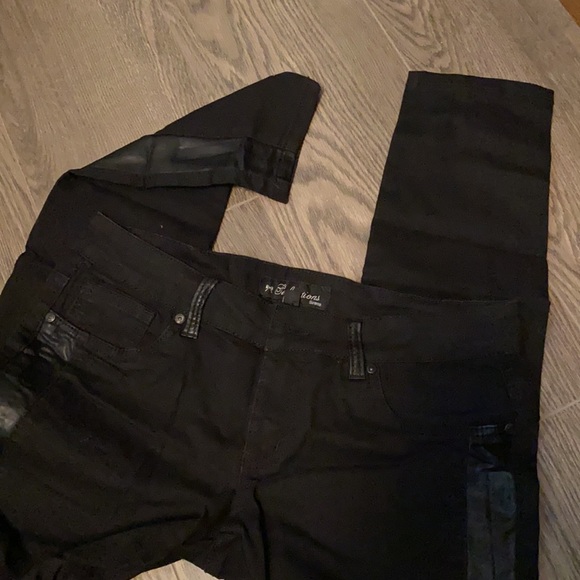 Leather detail black skinny jeans - Picture 3 of 3